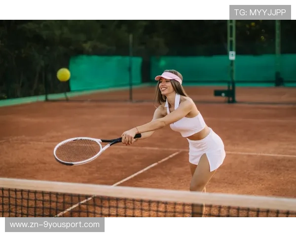 自然野外:山地、多林地中的极限网球挑战